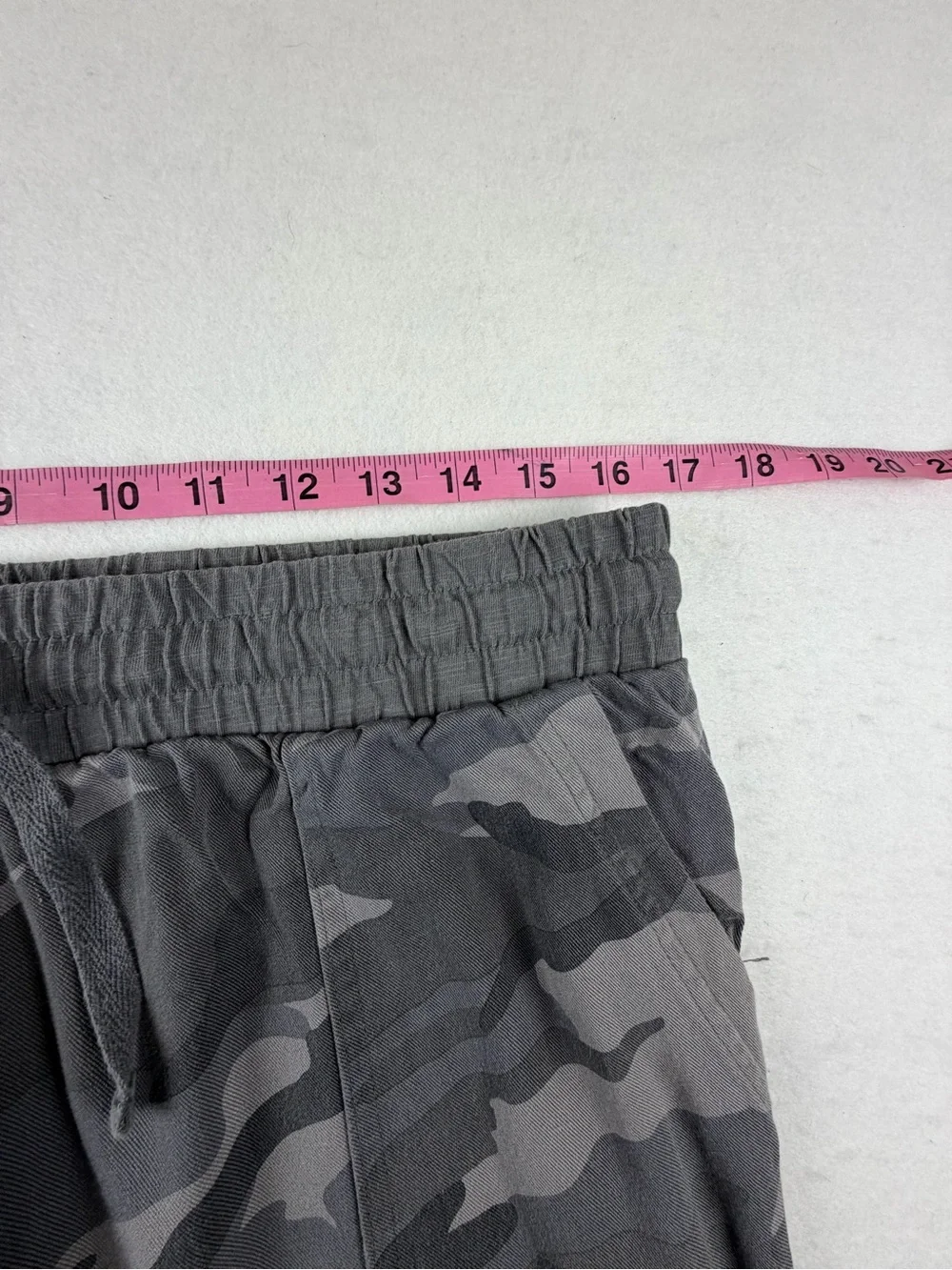 Splendid Gray‎ Camouflage Joggers